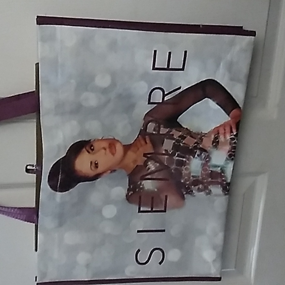 Selena tote